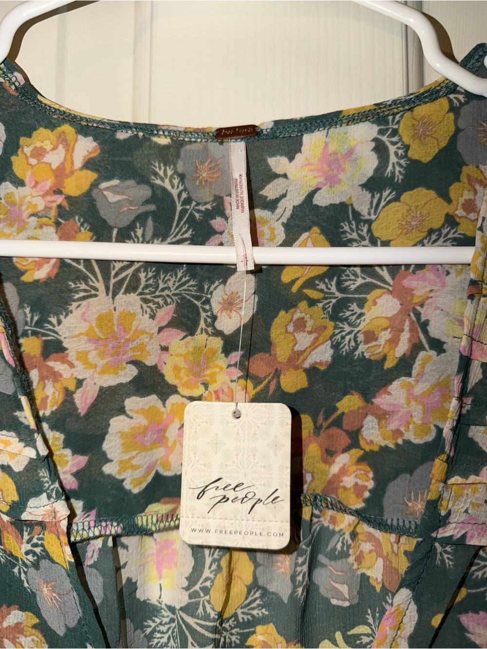 NWT Free People Floral Maybel Blouse - size S - Picture 3 of 3